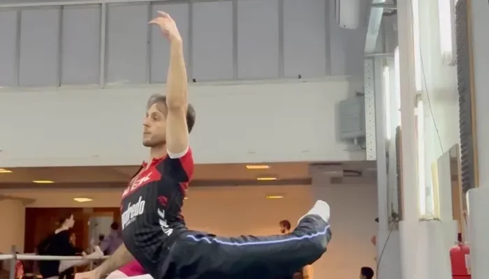 Ballet y gimnasio en Instagram: @francococordano