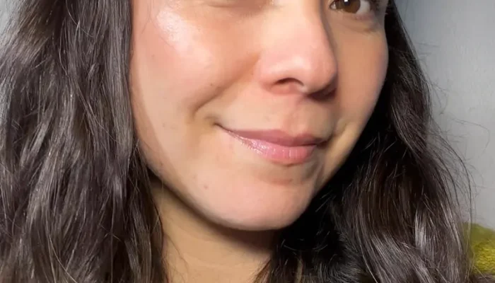 @rojavi_: el perfil de belleza que empieza a destacar en Chile