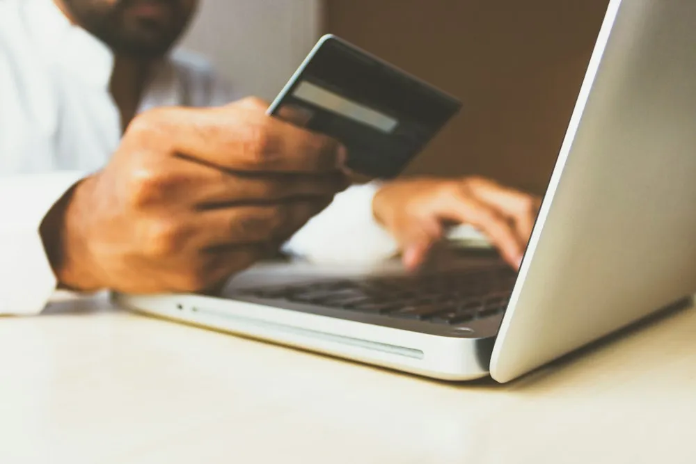 Pago con tarjeta desde un notebook, cuanto cuesta comprar seguidores en Chile